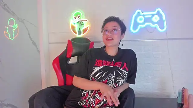 Juliexxxtasy online show from 10/22/25, 07:24