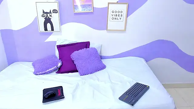 VIOLETA-28 online show from 11/15/25, 11:18