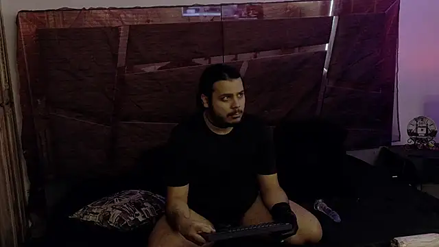 Snapshot of DemienMdivani chatting on 11/20/25, 05:18 DemienMdivani online show from 11/20/25, 05:18