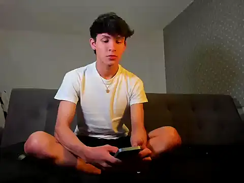 Snapshot of Will_starr chatting on 10/21/25, 02:01 Will starr online show from 10/21/25, 02:01