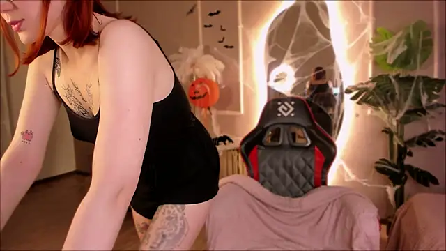 Rosie Reis online show from 10/21/25, 01:12