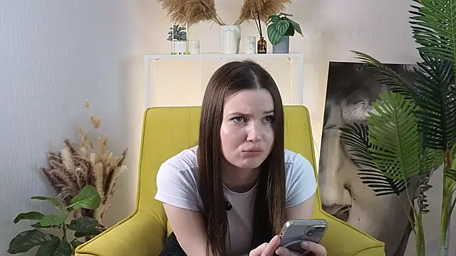 LonnaSkar online show from 10/21/25, 08:15