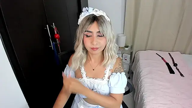 Emilyvalk  online show from 05/20/26, 11:11