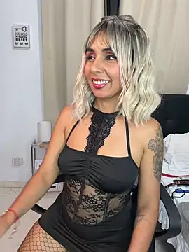 Emilyvalk  online show from 05/26/26, 11:01