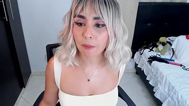 Emilyvalk  online show from 06/09/26, 11:16