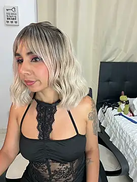 Emilyvalk  online show from 06/11/26, 12:19