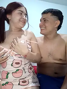 Snapshot of Ammy_and_Crish chatting on 10/26/25, 02:06 Ammy and Crish online show from 10/26/25, 02:06