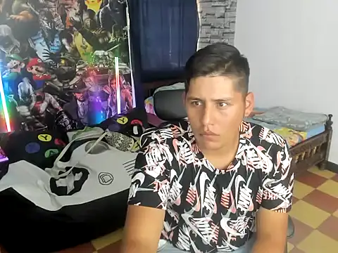 Snapshot of maiker_lozano_ chatting on 10/21/25, 06:52 maiker lozano  online show from 10/21/25, 06:52