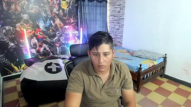 Snapshot of maiker_lozano_ chatting on 10/23/25, 05:55 maiker lozano  online show from 10/23/25, 05:55
