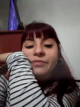 Tizi 04 online show from 10/29/25, 10:33