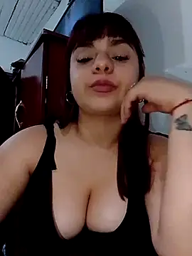 Tizi 04 online show from 11/07/25, 10:54