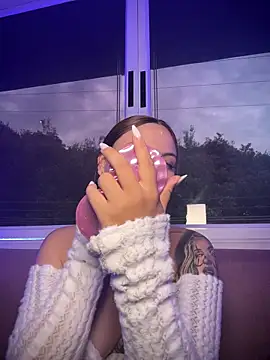 Snapshot of Beella1_ chatting on 12/02/25, 11:59 Beella1 online show from 12/02/25, 11:59