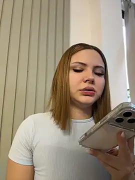 Beella1  online show from 07/06/26, 11:51