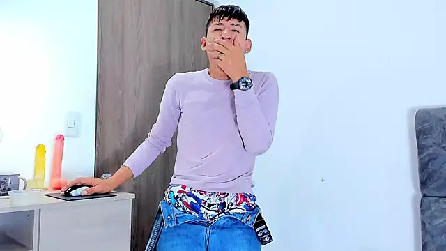 Nicolas Torres  online show from 11/10/25, 07:40