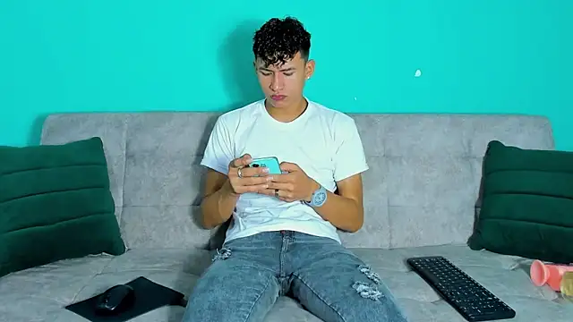 Nicolas Torres  online show from 11/22/25, 02:21