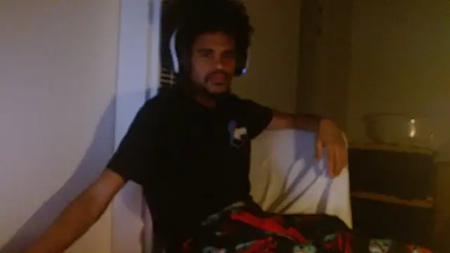 Mrmakeherwet Tez online show from 11/25/25, 05:29