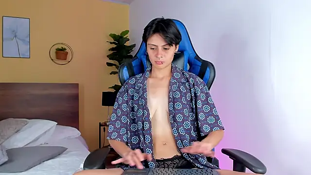 MartinnaGrecco online show from 11/14/25, 08:29