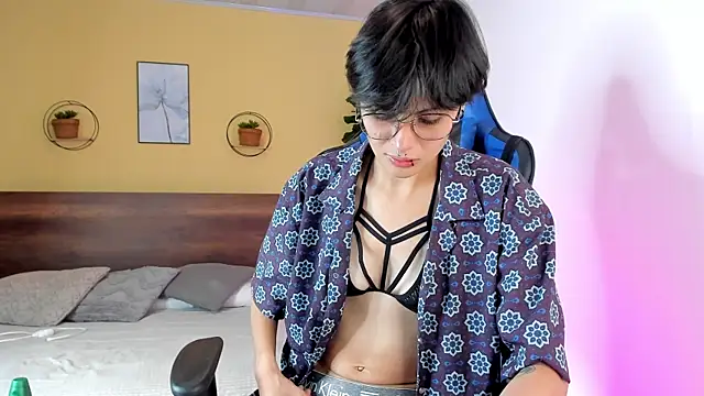 MartinnaGrecco online show from 11/20/25, 10:20