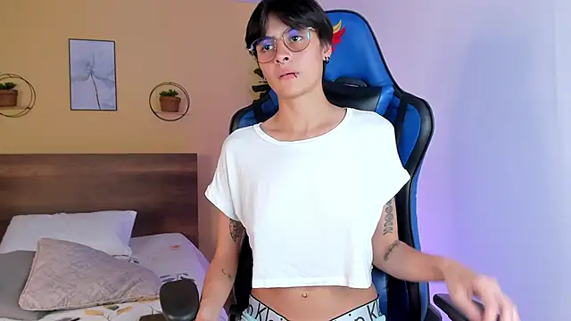 MartinnaGrecco online show from 11/21/25, 08:29