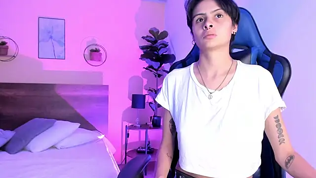 MartinnaGrecco online show from 11/29/25, 08:34