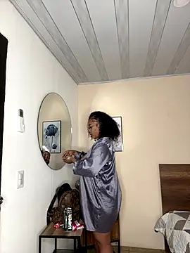 YariRose online show from 11/13/25, 01:21