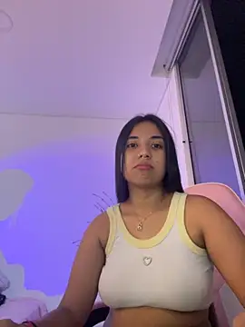 aly nicols online show from 12/03/25, 06:21