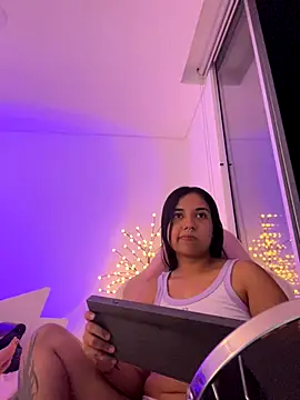 aly nicols online show from 12/14/25, 01:55