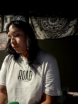 Snapshot of Isis_Bathory chatting on 11/13/25, 11:14 Isis Bathory online show from 11/13/25, 11:14