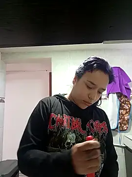 Snapshot of Isis_Bathory chatting on 11/15/25, 01:18 Isis Bathory online show from 11/15/25, 01:18