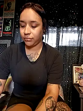 Snapshot of Isis_Bathory chatting on 11/26/25, 03:57 Isis Bathory online show from 11/26/25, 03:57