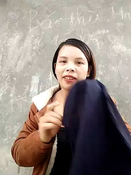 Snapshot of rickkis2k chatting on 10/21/25, 02:23 rickkis2k online show from 10/21/25, 02:23