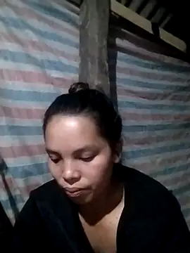 Snapshot of rickkis2k chatting on 10/26/25, 01:17 rickkis2k online show from 10/26/25, 01:17