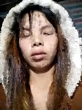 Snapshot of rickkis2k chatting on 11/17/25, 04:35 rickkis2k online show from 11/17/25, 04:35