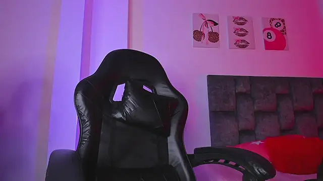 kittymonroe1 online show from 05/18/26, 05:52