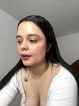 Snapshot of Selena_Roa chatting on 01/11/26, 03:06 Selena Roa online show from 01/11/26, 03:06