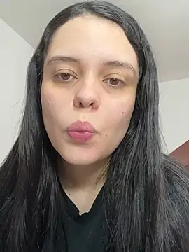 Snapshot of Selena_Roa chatting on 01/17/26, 04:11 Selena Roa online show from 01/17/26, 04:11