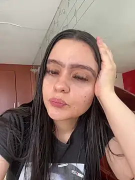 Snapshot of Selena_Roa chatting on 04/19/26, 04:39 Selena Roa online show from 04/19/26, 04:39