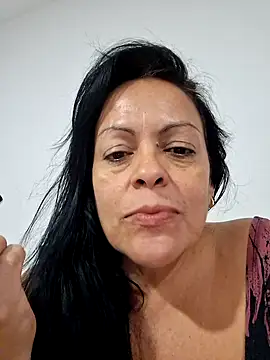 Snapshot of viviana-sexi chatting on 02/11/26, 01:10 viviana-sexi online show from 02/11/26, 01:10