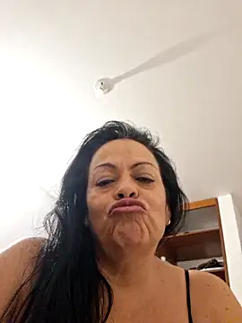 Snapshot of viviana-sexi chatting on 03/27/26, 09:03 viviana-sexi online show from 03/27/26, 09:03