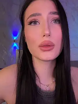 Snapshot of KailyBell chatting on 11/05/25, 07:03 KailyBell online show from 11/05/25, 07:03