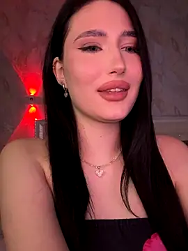 Snapshot of KailyBell chatting on 11/08/25, 09:46 KailyBell online show from 11/08/25, 09:46