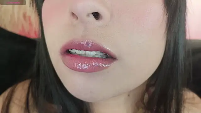 mia roux1 online show from 06/08/26, 10:10