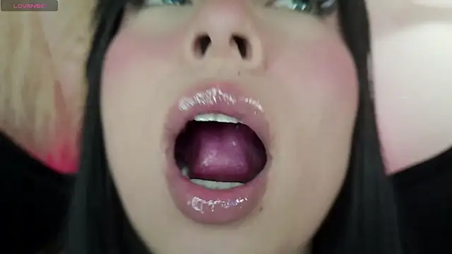 mia roux1 online show from 06/12/26, 01:15