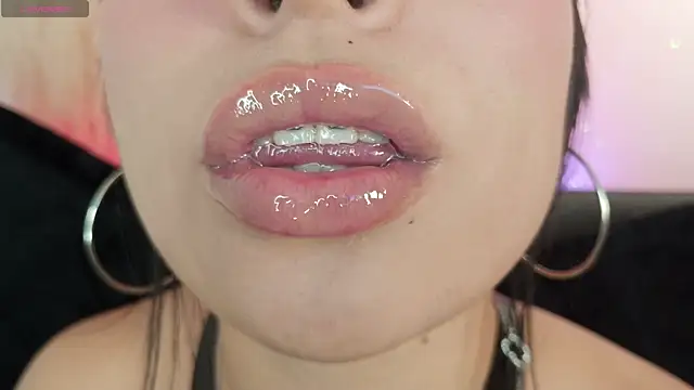 mia roux1 online show from 06/12/26, 11:03