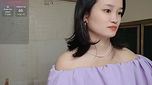 Snapshot of Mia6163 chatting on 10/24/25, 06:32 Mia6163 online show from 10/24/25, 06:32