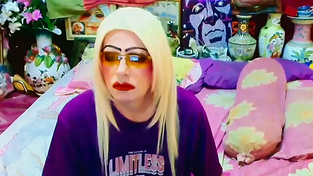 Snapshot of horni4luv chatting on 11/27/25, 11:40 horni4luv online show from 11/27/25, 11:40