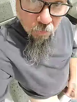 Snapshot of tsmack1972 chatting on 11/05/25, 04:56 tsmack1972 online show from 11/05/25, 04:56