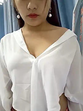 love-xx online show from 10/31/25, 02:12