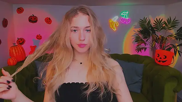 sassy cutie online show from 11/03/25, 01:45