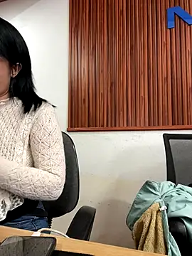 Snapshot of -Hazy- chatting on 10/24/25, 08:33 -Hazy- online show from 10/24/25, 08:33